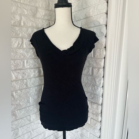 DH Derek Heart Ribbed Black Top - Picture 1 of 5
